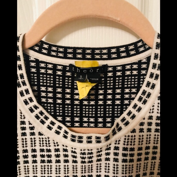 Black and white plaid THEORY knit tank top - Picture 4 of 9